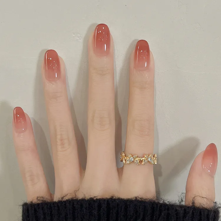 山城玫瑰 手工穿戴甲裸色晕染渐变短椭圆高级氛围气质显白美甲