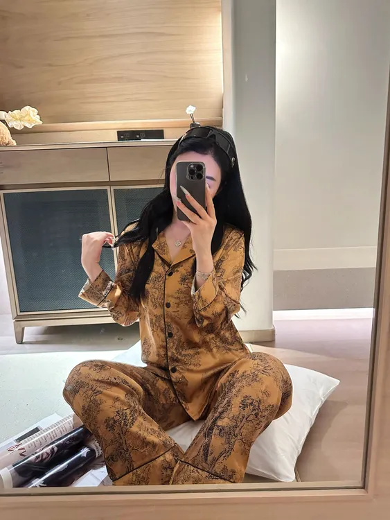 2025秋季新款水墨画印花冰丝长袖高级感黄色可外穿家居服套装