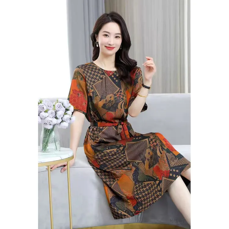 J035新款百搭妈妈连衣裙女夏高端中老年圆领洋气大码裙子