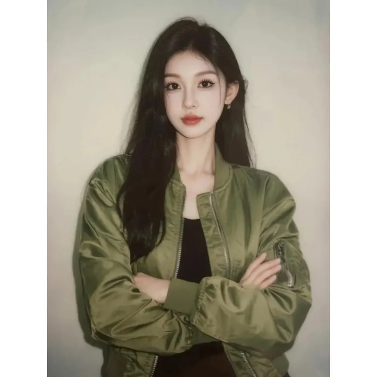 2025新款秋季高级感气质独特漂亮名媛巨好看军绿色棒球服夹克外套