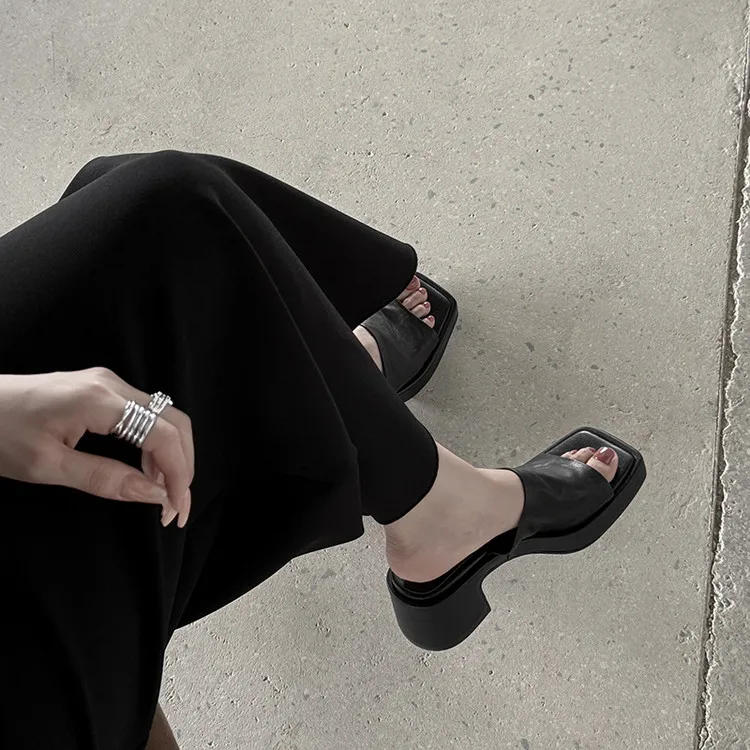 极简韩风真皮一字拖2025新款凉拖鞋女厚底百搭鞋子夏季外穿凉拖鞋