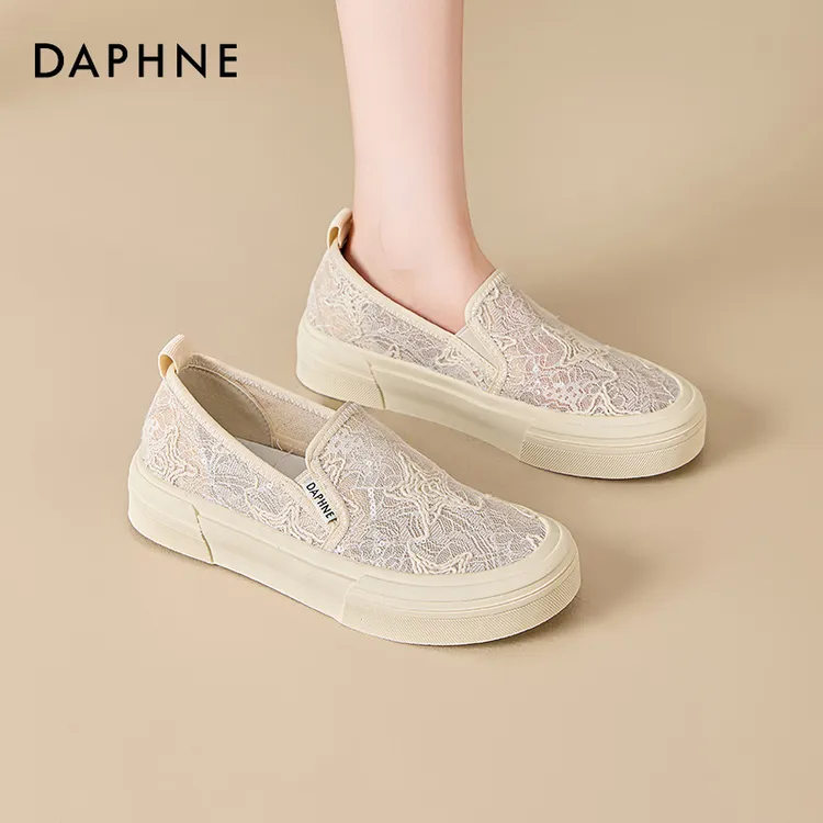 达芙妮网红爆款网面渔夫鞋女2025秋季小香风蕾丝透气一脚蹬休闲鞋