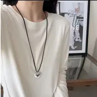 糯米绒圆领长袖T恤女2025新款春季弧形下摆休闲宽松鱼骨正肩上衣