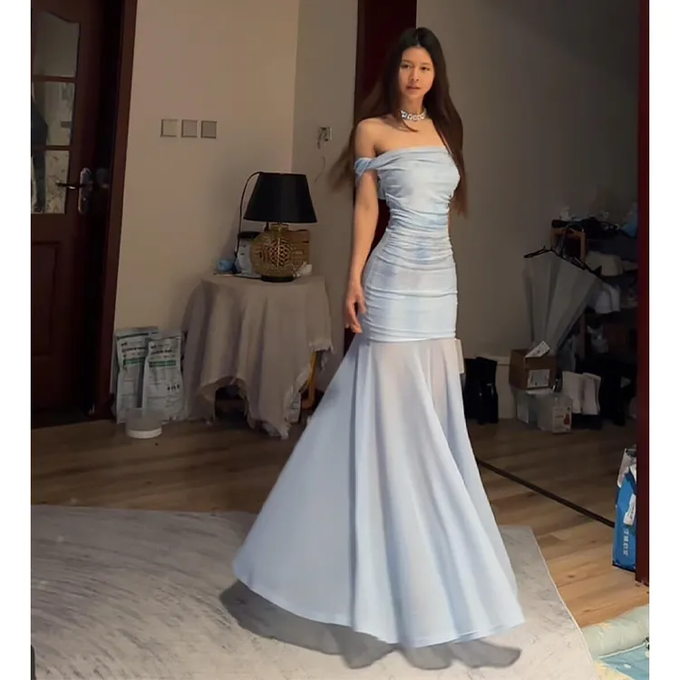 时尚辣妹穿搭浅蓝色晕染一字肩连衣裙女夏季设计感微透包臀长裙子