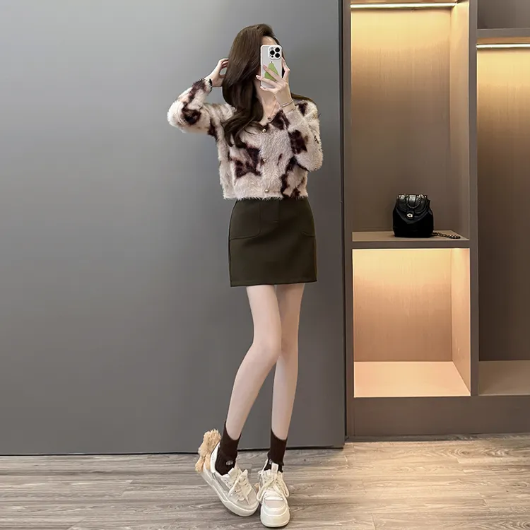 小香风高级感名媛气质上衣短款仿貂毛开衫毛衣女秋冬毛呢半身裙子