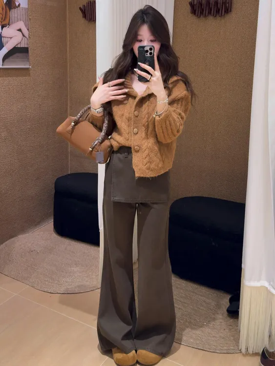 2025秋季新款法式温柔风翻领针织毛衣开衫女搭配牛仔裤气质两件套