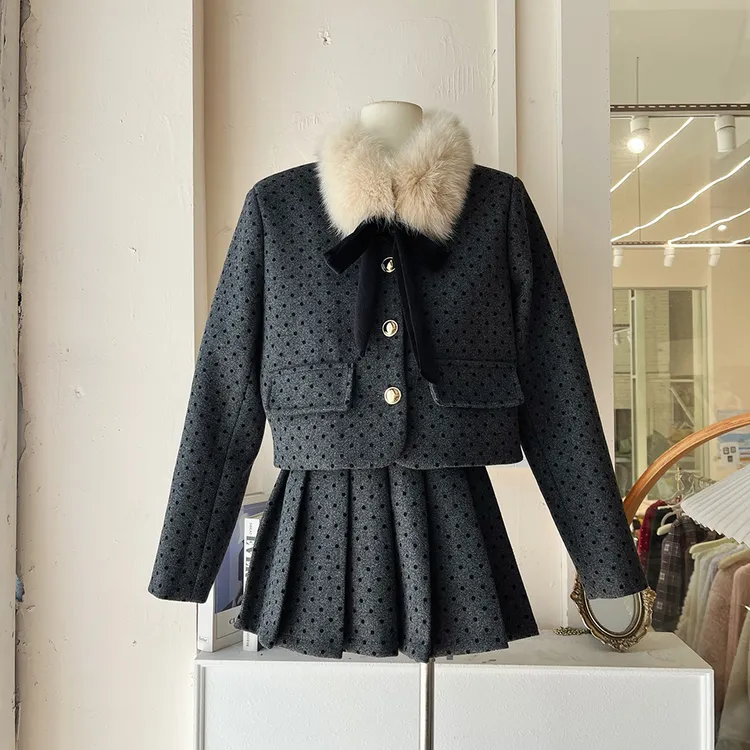 LHTE青青大码女装 韩版保暖时尚甜美复古波点毛领灰色套装T5479