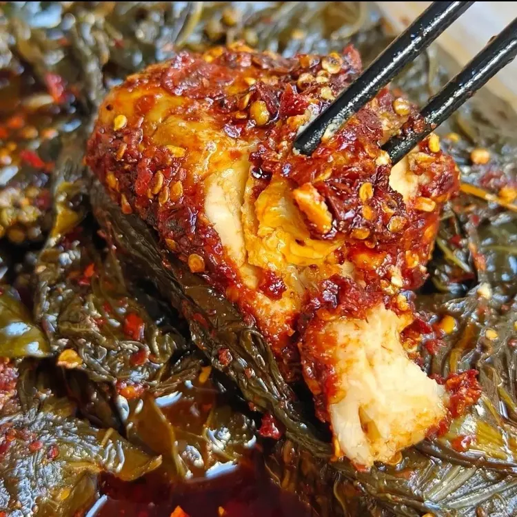 菜叶豆腐乳云南下饭菜酸腌菜农家酸辣叶子包卤腐下饭菜500克瓶装