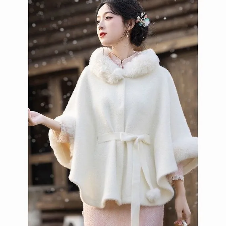 秋冬斗篷名媛外搭爆款小香风精致纯色小个子宽松千金法式毛领短款