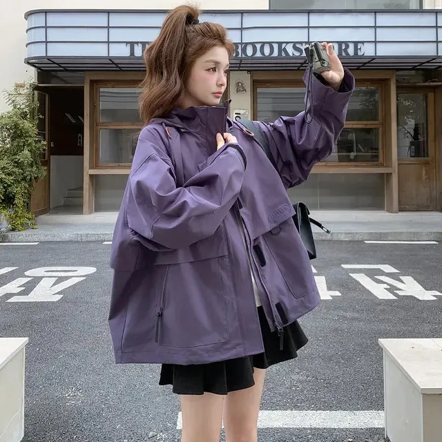 2025秋季新款今年流行紫色休闲户外冲锋衣外套爆款连帽工装外套