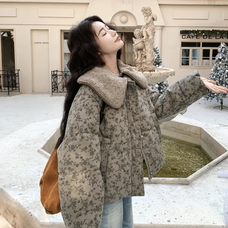 印花牛仔羽绒服女2025冬季新款羊羔毛大翻领减龄洋气巨好看厚外套