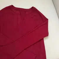 3-333-一款两色V领修身针织喇叭袖上衣女