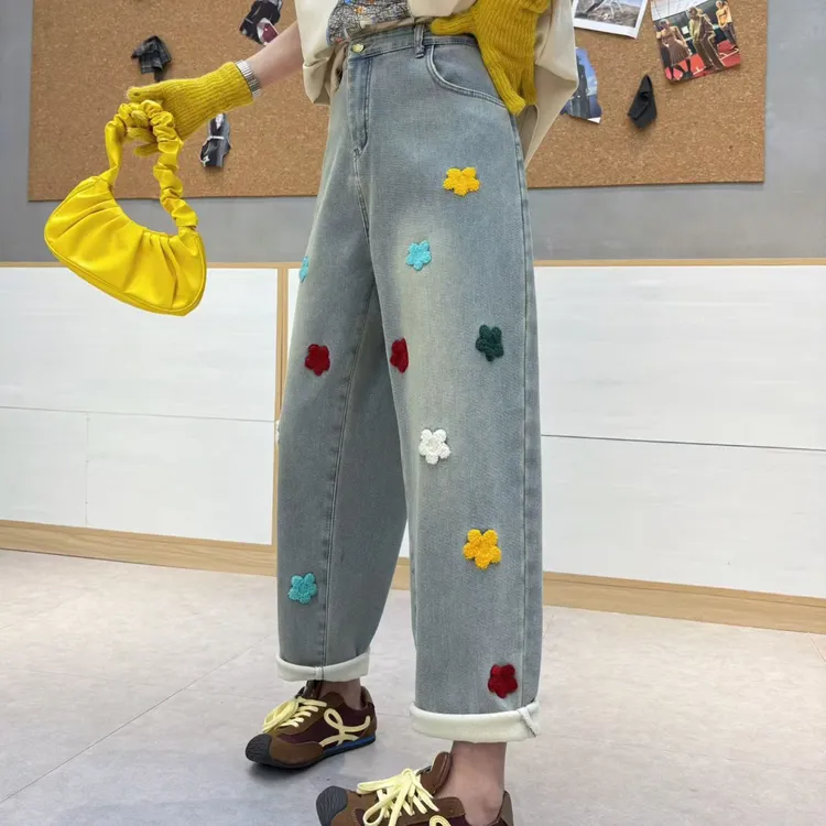 加绒加厚刺绣花朵牛仔裤宽松休闲老爹裤女大码冬季百搭显瘦女裤