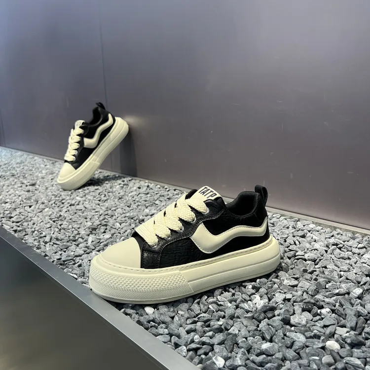 2025秋冬新款时尚休闲韩版系带厚底软底超轻百搭透气运动板鞋