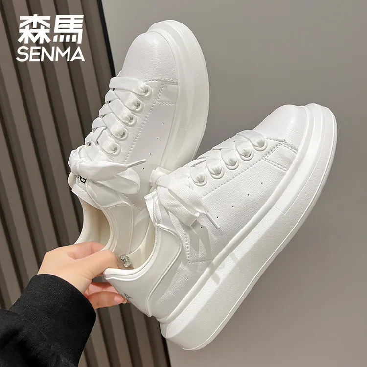 森马麦昆小白鞋女2024新款潮流厚底增高板鞋显高休闲隐形秋冬鞋子