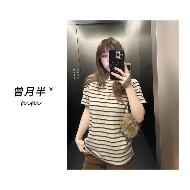 曾月半《家居条纹Tee》软糯双面撞色圆领宽松显瘦短袖T恤！ZS1491