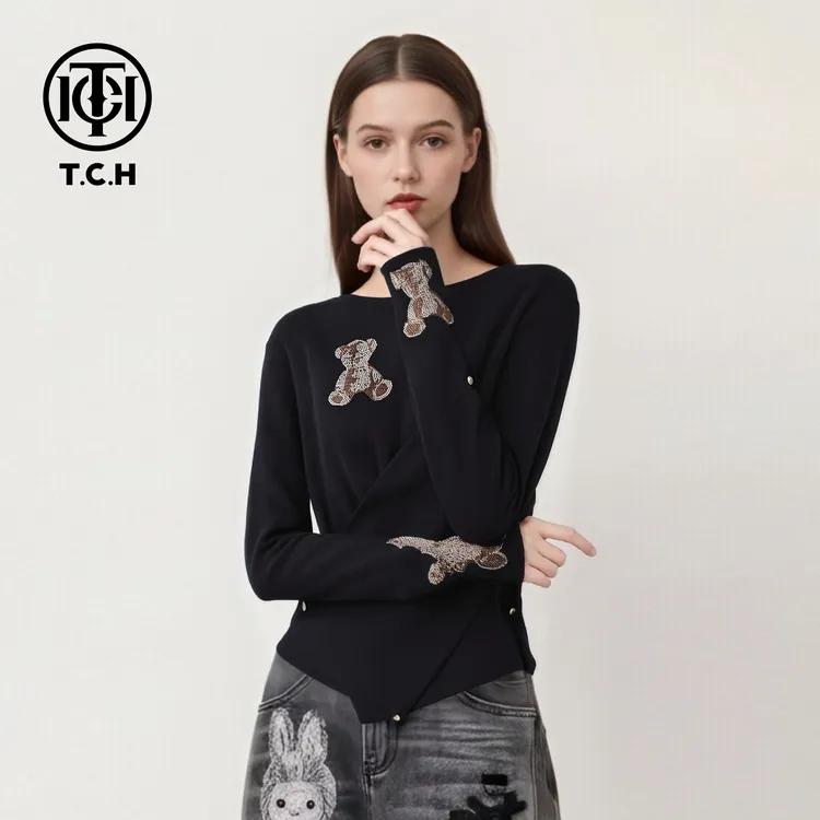 TCH【含绵羊毛】秋冬时尚烫钻修身小熊黑色长袖针织衫T72C09E5094