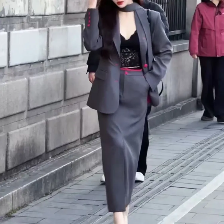 2025春季新款时尚显瘦气质女士网红洋气两件套百搭款D7090