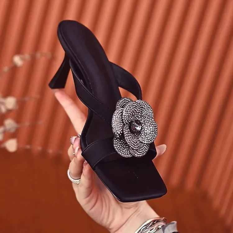 水钻山茶花人字半拖凉鞋女2025爆款洋气外穿凉拖鞋方头细高跟拖鞋
