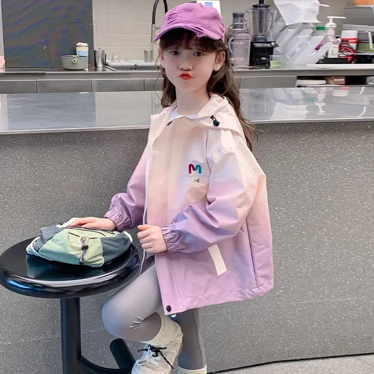 女童春装外套2025新款洋气女孩春秋款冲锋衣儿童秋季连帽防风上衣