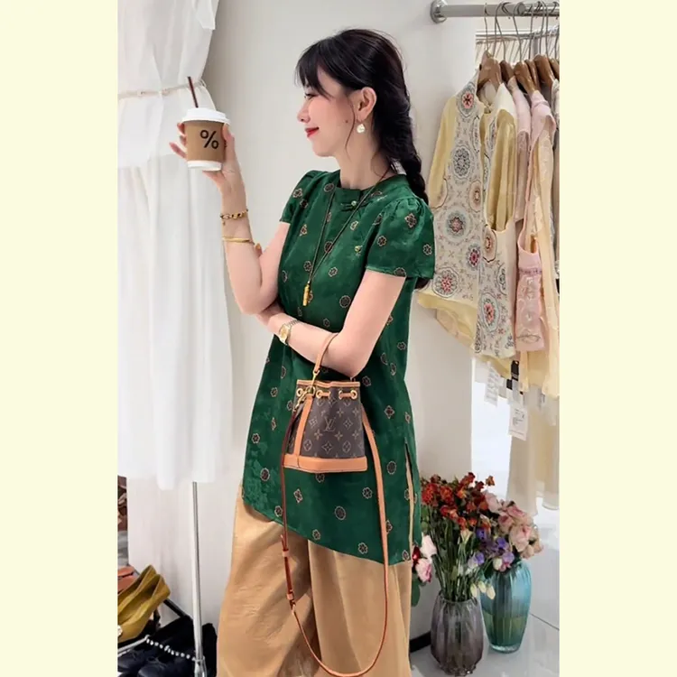 高级感洋气小众不撞款轻奢高级感套装新中式国风绿色上衣+裤子