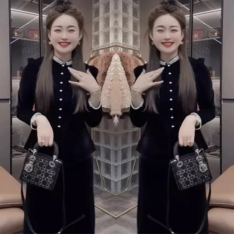 热门重工钉珠丝绒上衣女2025年秋季新款收腰气质显瘦黑色长袖衬衫