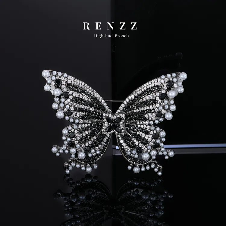 3426【暗夜星蝴蝶】黑色蝴蝶胸针