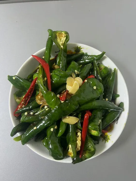 东北油辣椒 辣椒咸菜 油辣椒 辣妹子 小米辣