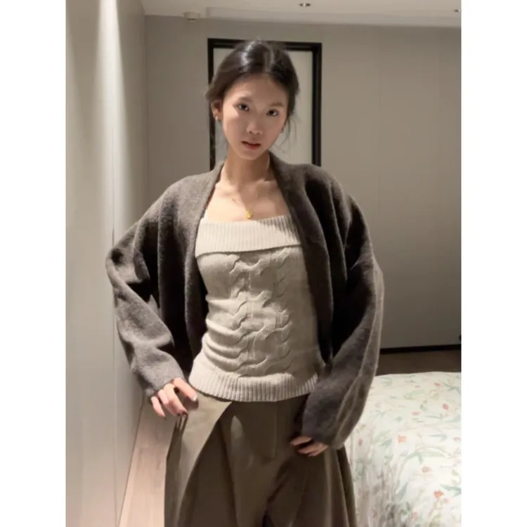 秋冬穿搭一整套韩系蝙蝠袖毛衣开衫叠穿麻花复古背心阔腿裤三件套