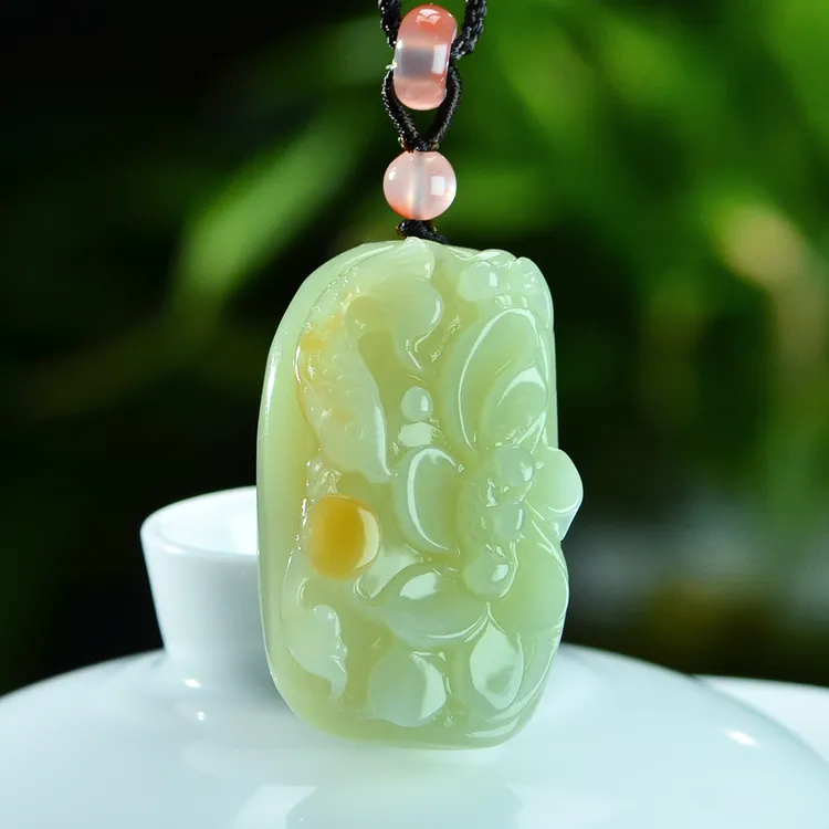 【孤品收藏】天然和田玉新疆黄口莲花吊坠手工雕刻女款项链礼物俏色