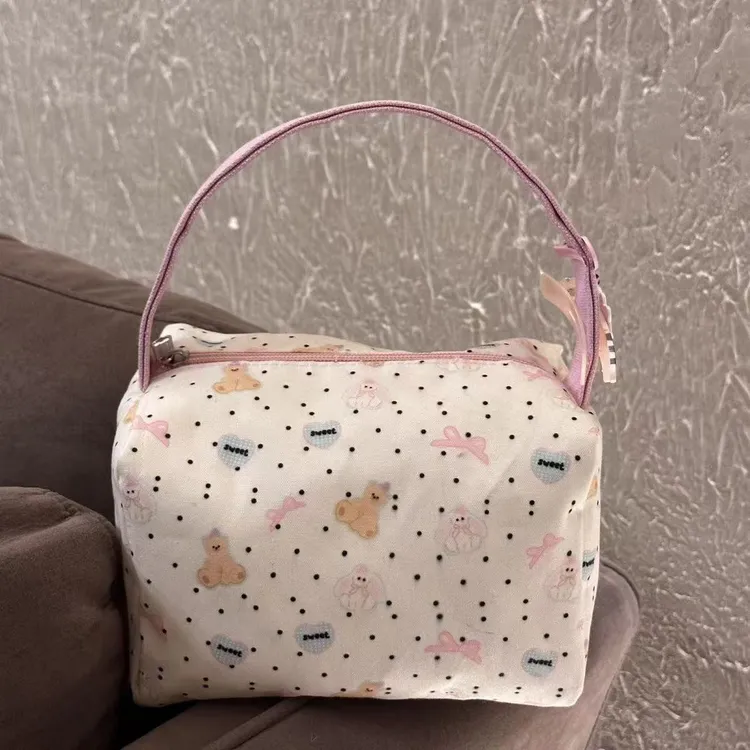 ins新品卡通小熊便携化妆包洗漱包外出旅行收纳包大容量B19便携式