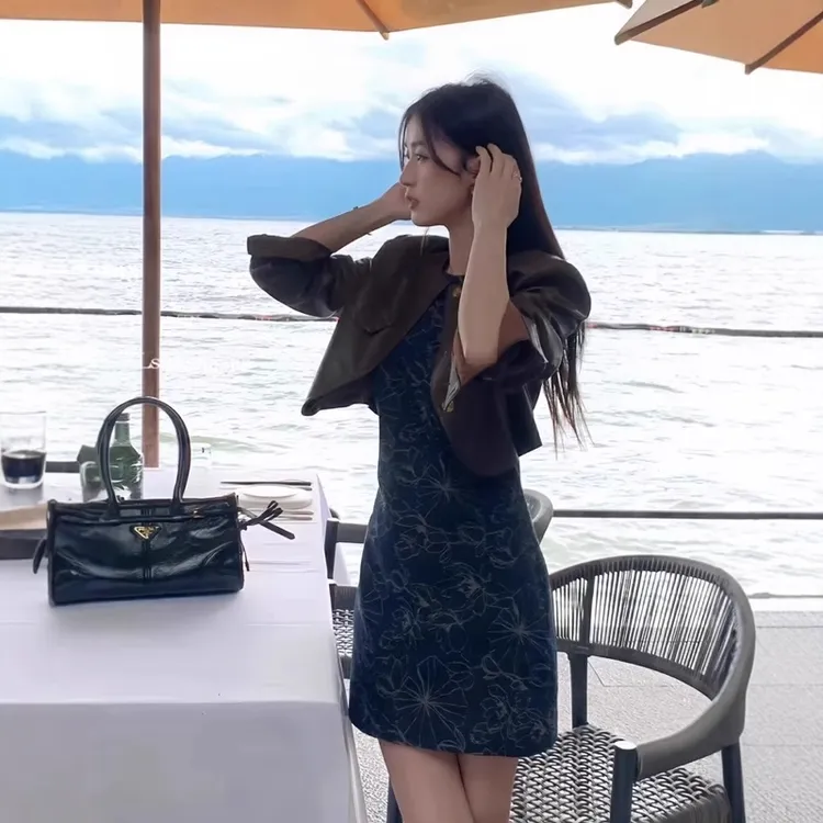 复古风气质无袖挂脖碎花牛仔吊带连衣裙女春夏季新款收腰显瘦短裙