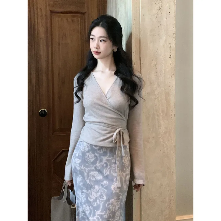 【暮云】SYT自制 港风复古绑带显瘦v领上衣T恤女秋新款长袖针织衫