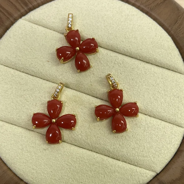 【胖爷珊瑚官方直营】精选天然珊瑚牛血水滴四叶草吊坠多样性发其一