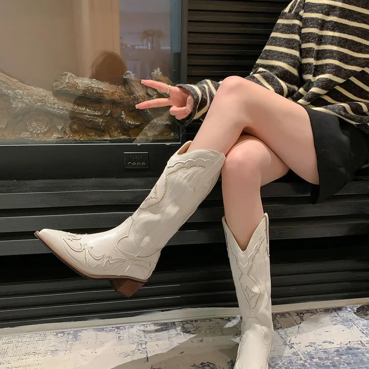 新百伦【清仓断码】【软皮】刺绣中筒靴女V口骑士靴粗跟长筒靴女复古