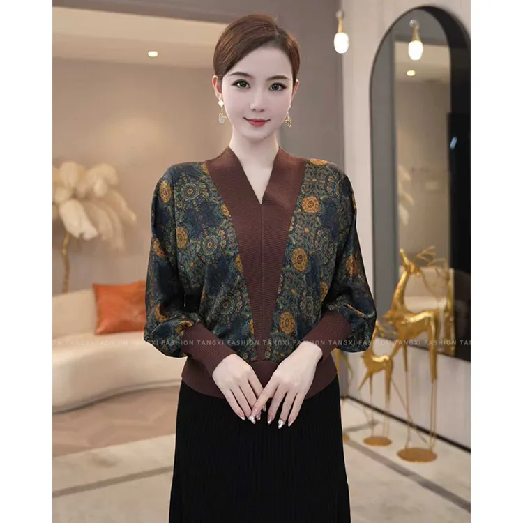 2026秋冬新款【8046】V领设计小众中国风图腾印花长袖衬衫套头上