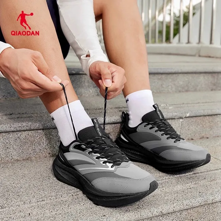 乔丹运动鞋男鞋2025春季新款皮面防水鞋子马拉松专业减震跑步鞋男