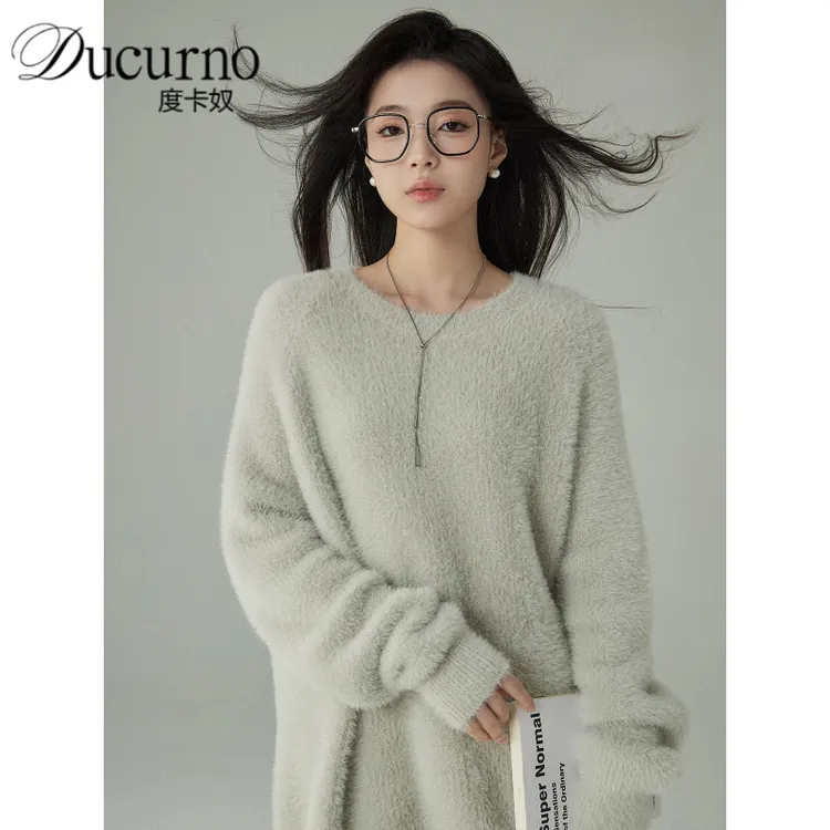 云雾灰圆领套头毛衣女2025年冬季新款时尚慵懒风软糯保暖宽松上衣