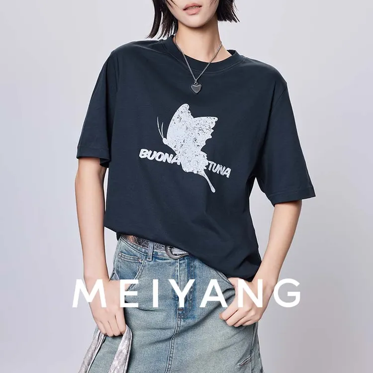 A美洋MEIYANG 蝴蝶T恤 【商场同款】做旧印花字母圆领短袖上衣-周二