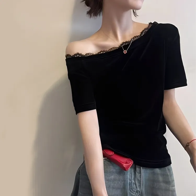 黑色一字肩斜领蕾丝拼接短袖T女2025新款修身显瘦丝绒高级感上衣