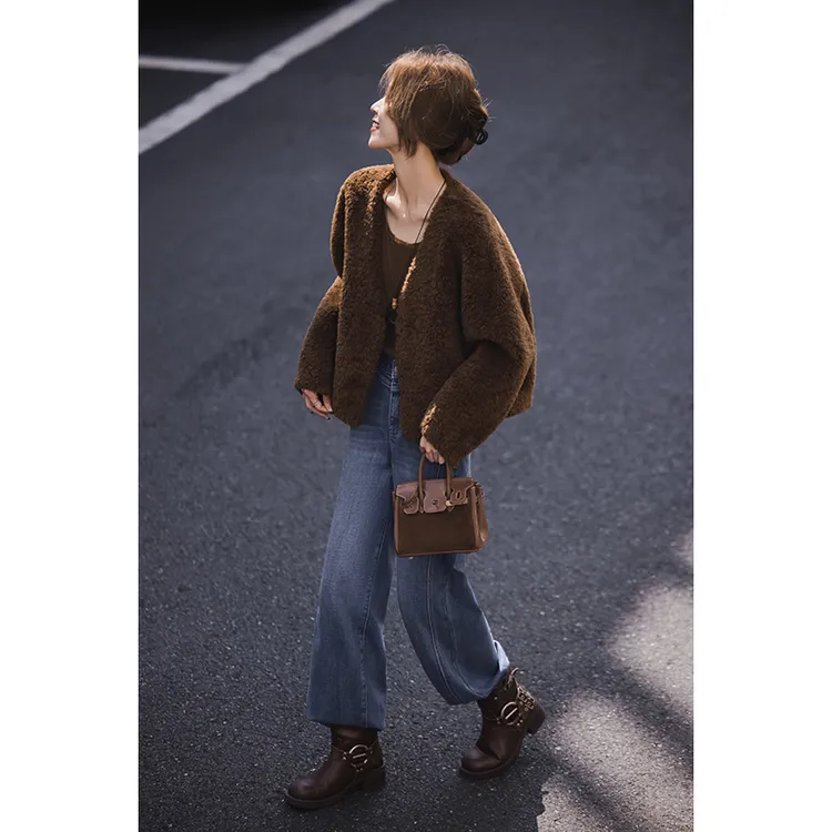 小谷粒焦糖皮草仿皮毛一体 蓬松丰盈 宽松 V领 落肩袖
