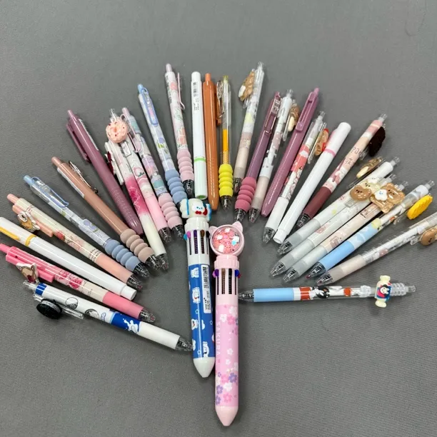 高颜值中性笔学生黑色0.5黑色中性笔书写顺滑速干少女心刷题笔