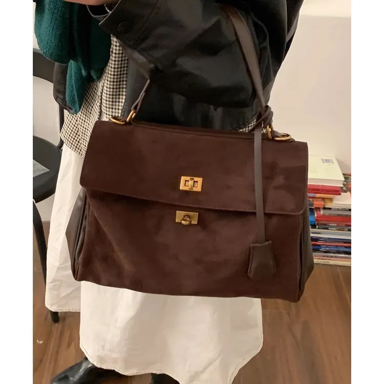 包包女款爆款2025新款秋冬复古时尚手提包大容量高级感百搭通勤包