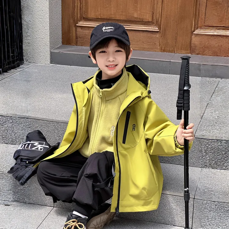 儿童冲锋衣三合一可拆卸男童连帽外套春秋款2025新款男孩秋季上衣