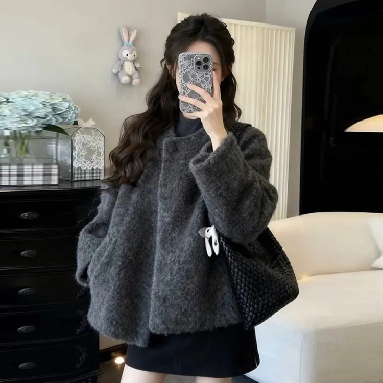2025今年流行法式毛呢外套女短款宽松灰色气质显瘦流行新款冬季女