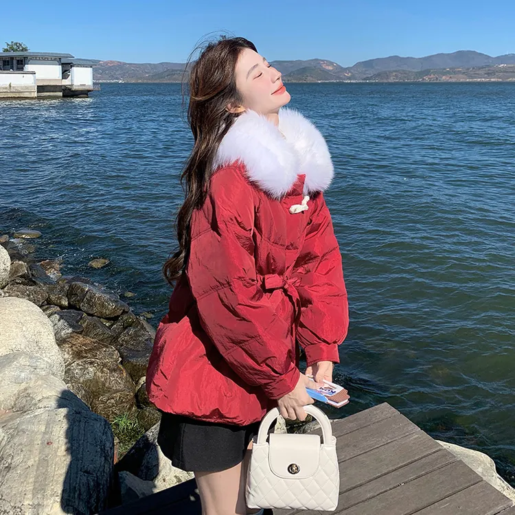 新年红色收腰羽绒服女冬季2024新款高端洋气保暖白鸭绒外套本命年