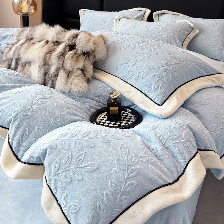妙轩轻奢冬季加厚牛奶绒被套四件套8斤雕花床上用品被罩双面绒