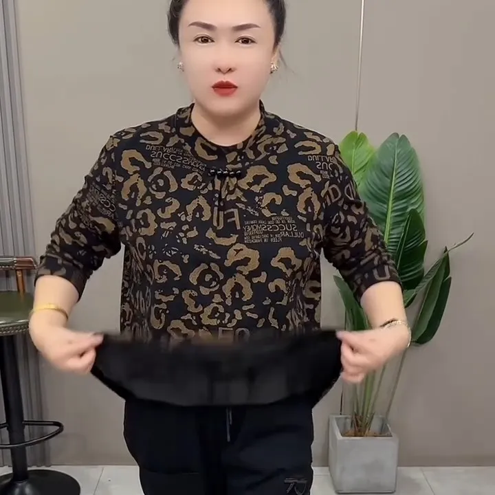 2512梵#加绒大码秋冬圆领印花百搭宽松舒适中老年女性长袖小衫