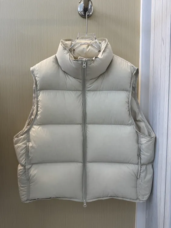 2025年新款泡芙羽绒马夹女短款立领马甲时尚设计宽松白鸭绒外套潮