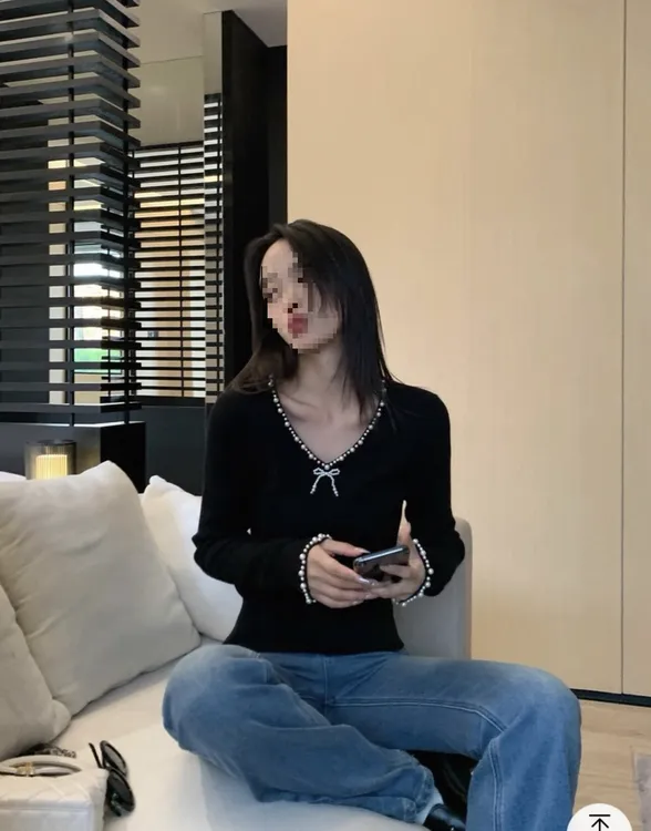 胖mm大码钉珠v领针织衫高级感秋装2025新款打底衫女内搭#2540